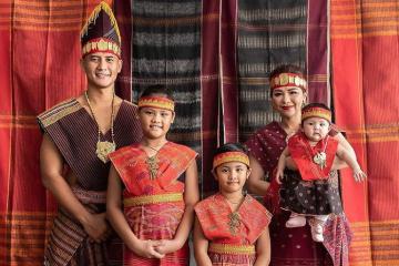 Hành trình khám phá văn hóa độc đáo qua trang phục truyền thống của Indonesia