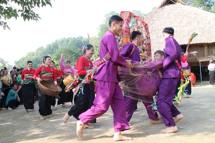 Những trò chơi mô phỏng diễn ra trong Lễ hội truyền thống nổi tiếng Thanh Hóa