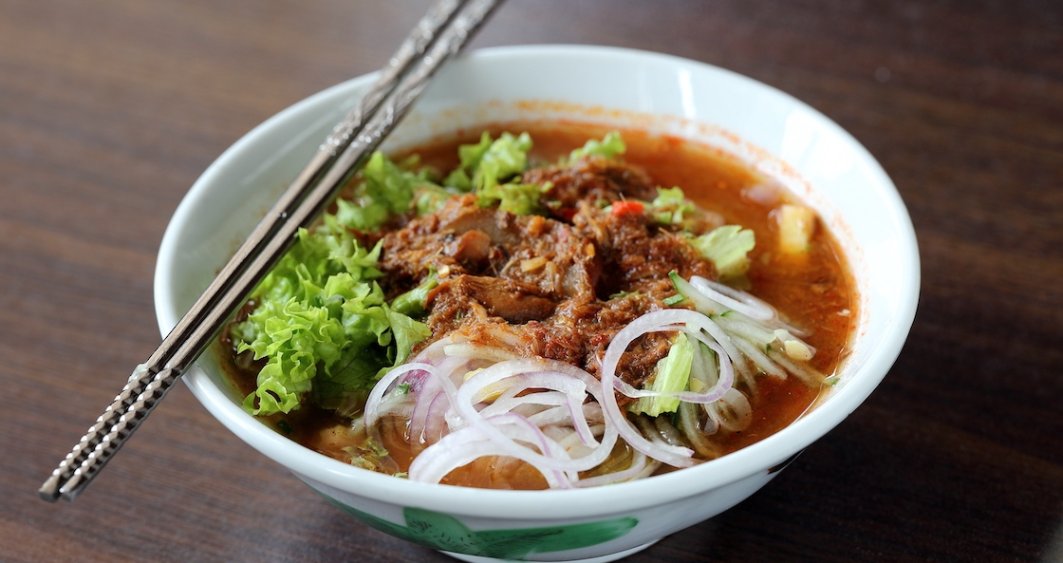 Món bún Assam Laksa nổi tiếng với nước dùng chua cay đặc trưng