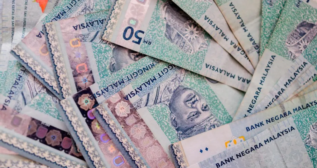 Bạn nên đổi một ít tiền MYR khi đến những khu chợ nhỏ để sử dụng khi cần