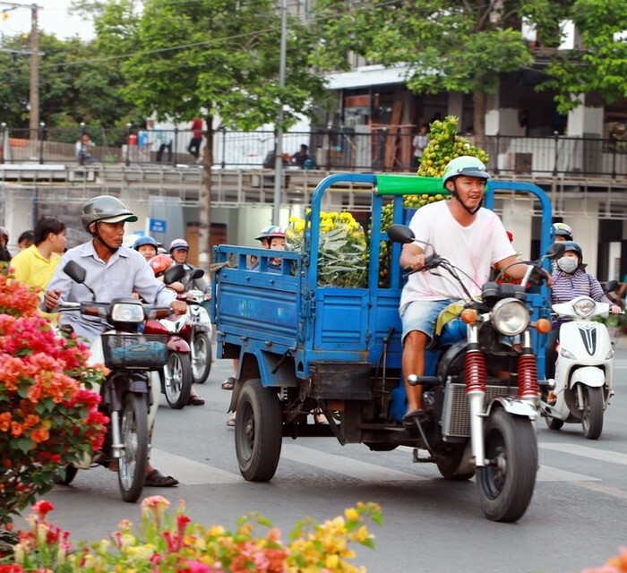 Chợ hoa Tết nổi tiếng miền Tây - Chợ hoa sông Tiền