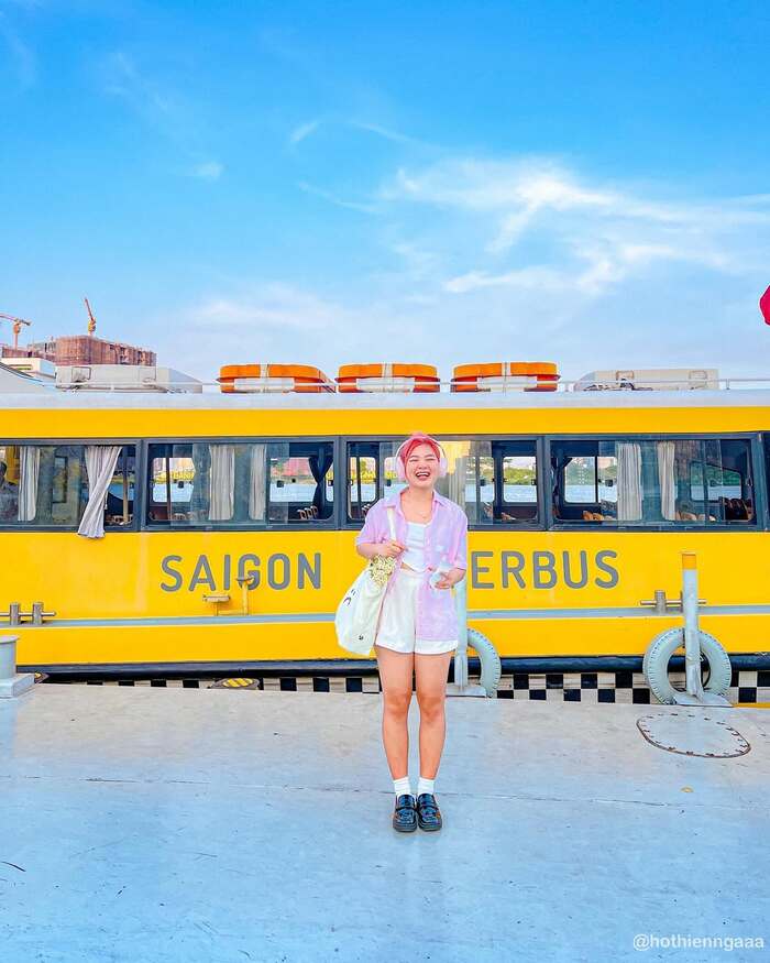 Tổng hợp địa điểm đi chơi Valentine ở TP HCM - Trải nghiệm đi water bus ngắm sông Sài Gòn