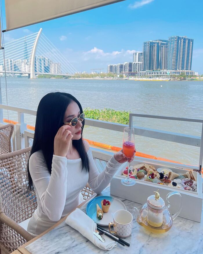 Điểm tụ hop bạn bè cuối năm ở TP HCM - ROS - Yacht Club