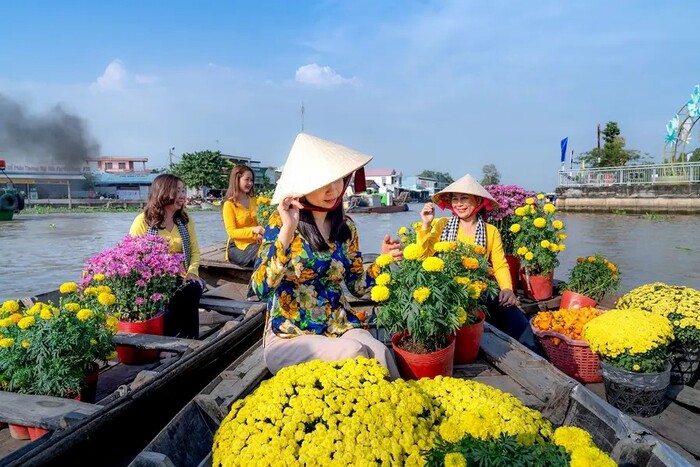 Du lịch chợ nổi Long Xuyên - hòa mình vào bầu không khí bán buôn trên sông nhộn nhịp