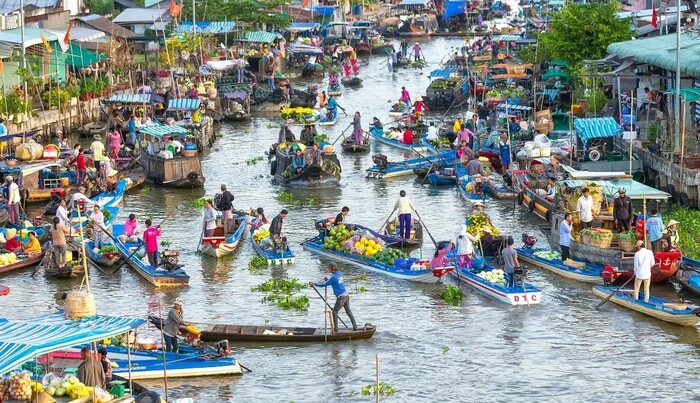 Du lịch chợ nổi Long Xuyên - hòa mình vào bầu không khí bán buôn trên sông nhộn nhịp