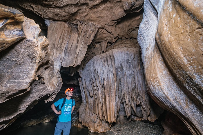 Hang Bó Mỳ Hà Giang nằm tại huyện Quang Bình