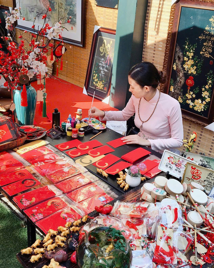 Khu vui chơi mở cửa xuyên Tết ở TP HCM - Phố Ông Đồ