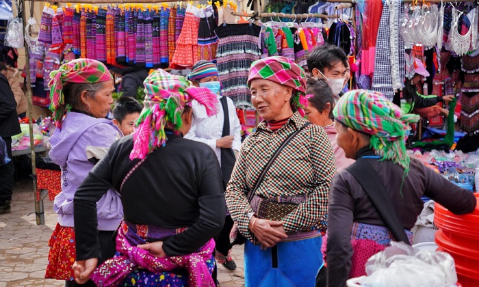 Ghé chợ phiên Y Tý để tìm hiểu đời sống theo Kinh nghiệm du lịch Bát Xát Lào Cai