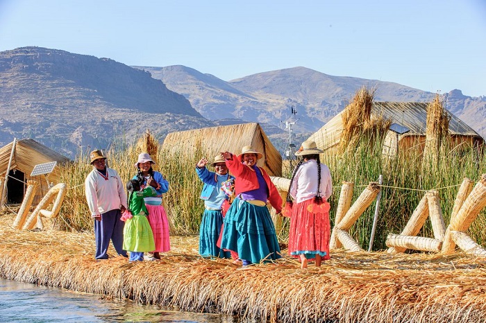 Một trong những kinh nghiệm du lịch Bolivia quan trọng là chuẩn bị tiền mặt khi đến các vùng ngoại ô