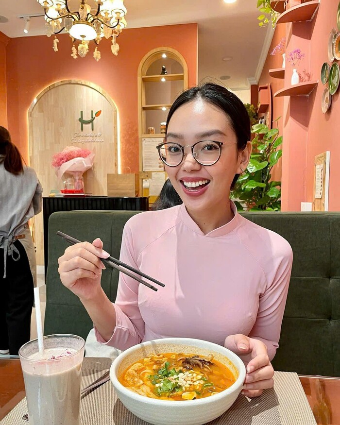 Quán ăn bán xuyên Tết ở TP HCM - Heal & Celeb Vegan Restaurant