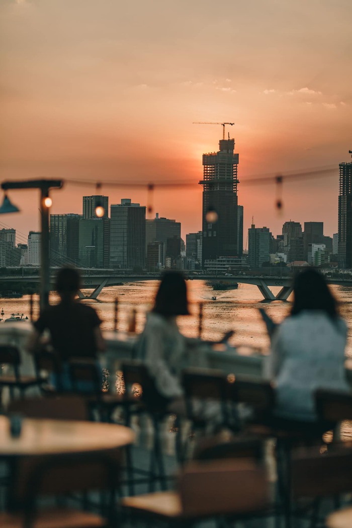 Quán rooftop ngắm pháo hoa ở TP HCM - Chạng Vạng Rooftop