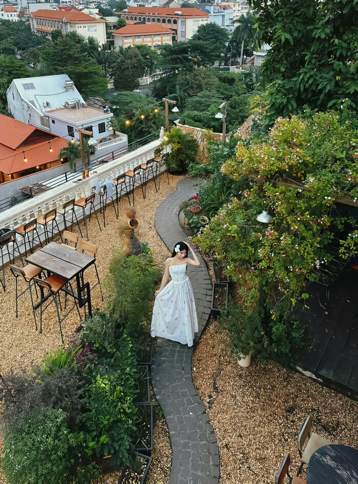 Quán rooftop ngắm pháo hoa ở TP HCM - Chạng Vạng Rooftop