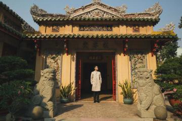 Quang Vinh check-in lăng Ông Bà Chiểu - điểm chụp Tết linh thiêng