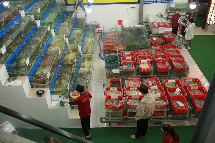 Review Quán Hải sản Bé Mặn Đà Nẵng nằm ở vị trí đẹp