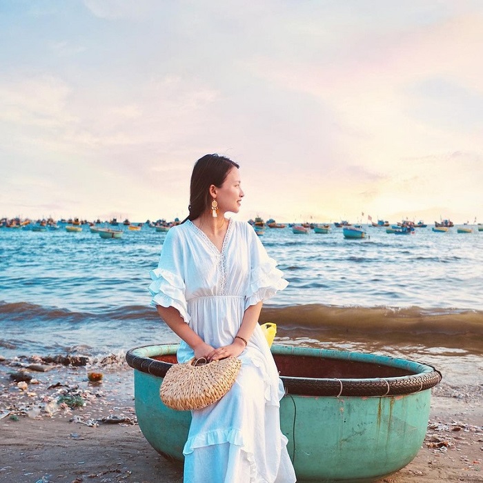 Làng chài Mũi Né đẹp như tranh vẽ là điểm đến gần rừng keo lá tràm Mũi Né