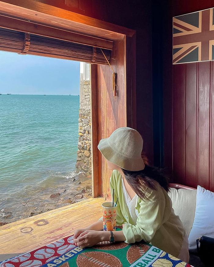 Cafe View biển Vũng tàu Beach Stop Lounge & Café