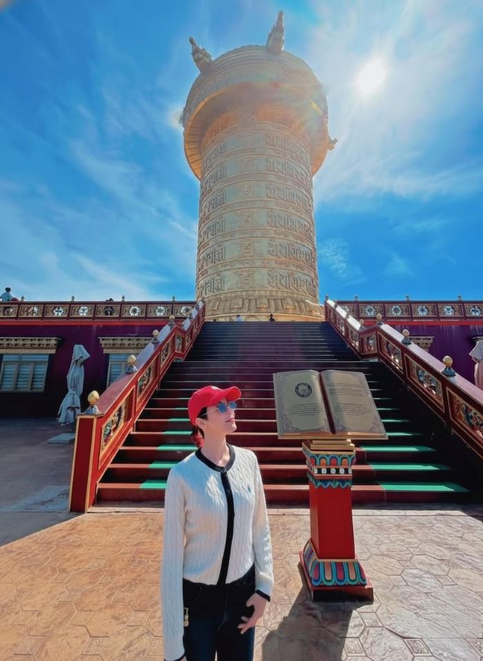 Diệp Lâm Anh rạng rỡ trong thời tiết ấm áp. Ảnh: facebook nhân vật