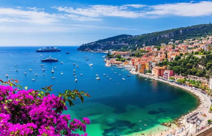 Vẻ đẹp thanh bình của thành phố Nice bên bờ Địa Trung Hải