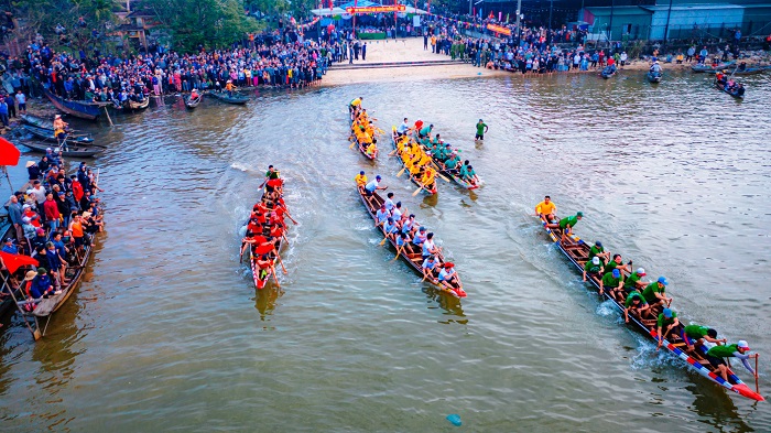 Cuộc thi đua ghe được mong chờ trong phần hội Lễ hội Tết ở Huế Lễ Cầu ngư