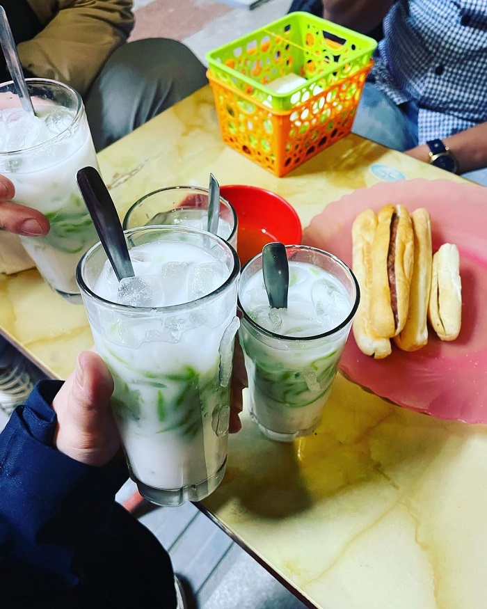 Chè giun là món ăn vặt ở Hải Phòng ăn một lần nhớ mãi