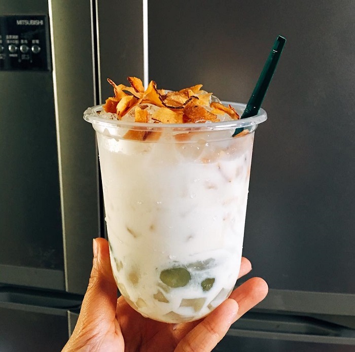 Dừa dầm là món ăn vặt ở Hải Phòng mà bạn không nên bỏ qua