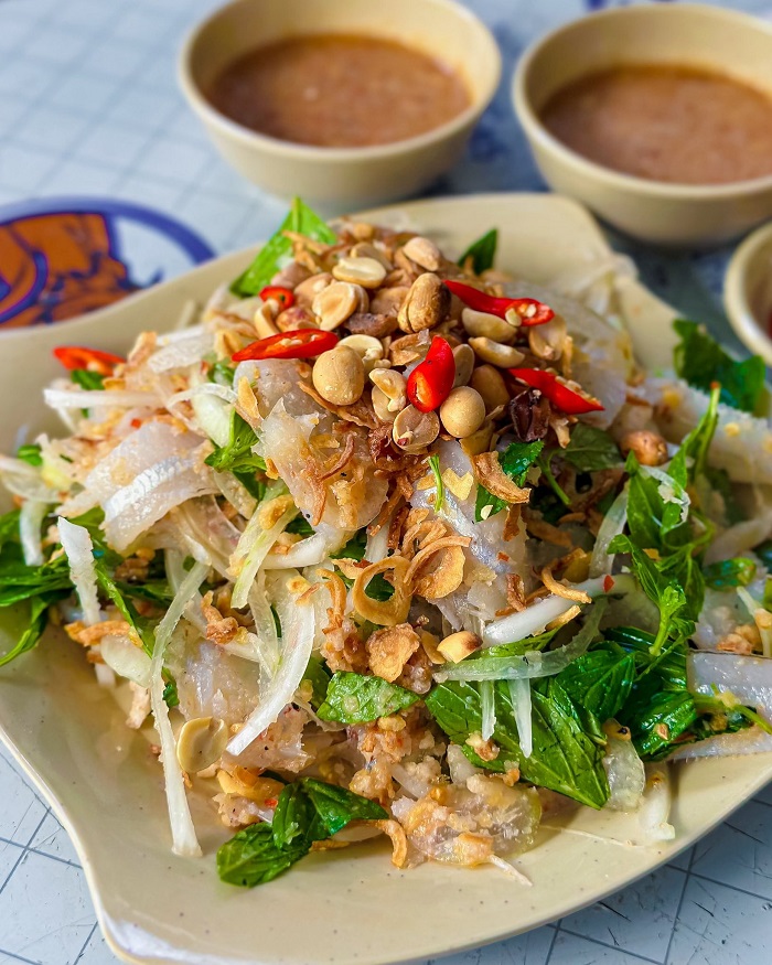 Gỏi cá mai hấp dẫn ở quán ăn ngon tại Mũi Né