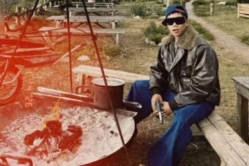 Diễn viên Huy Tít 'đi trốn' tại Mộc Châu, Sơn La, hưởng trọn vẻ đẹp mùa đông cao nguyên