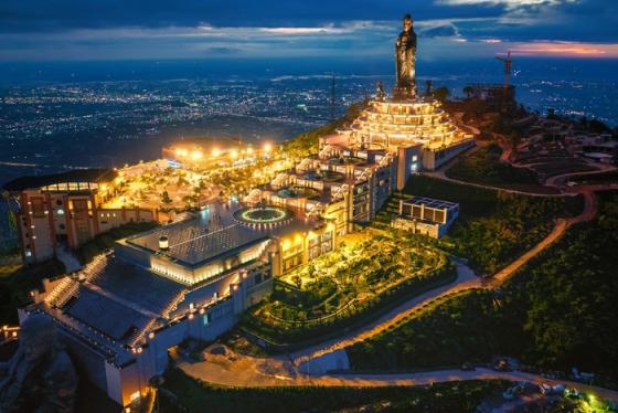 Cập nhật chi tiết giá vé cáp treo Núi Bà Đen 2026 mới nhất