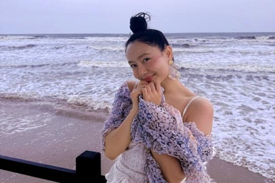 Diễn viên Tú Hồ tận hưởng biển Vũng Tàu trong chuyến nghỉ dưỡng ngắn ngày