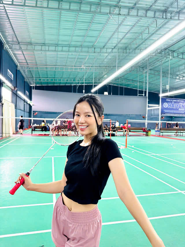 Để có được vóc dáng đẹp thì nữ diễn viên còn rất chăm chỉ chơi các bộ môn