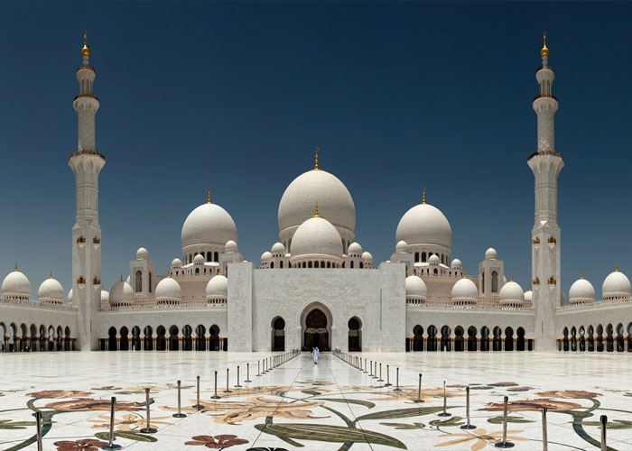 Thánh đường Sheikh Zayed dát vàng - thánh đường Hồi giáo lớn nhất thế giới. Ảnh: yandex.ru