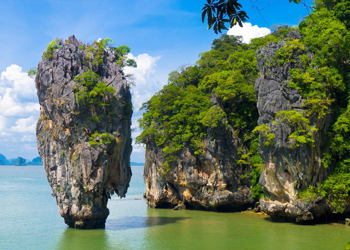 Vịnh Phang Nga. Ảnh: CNN