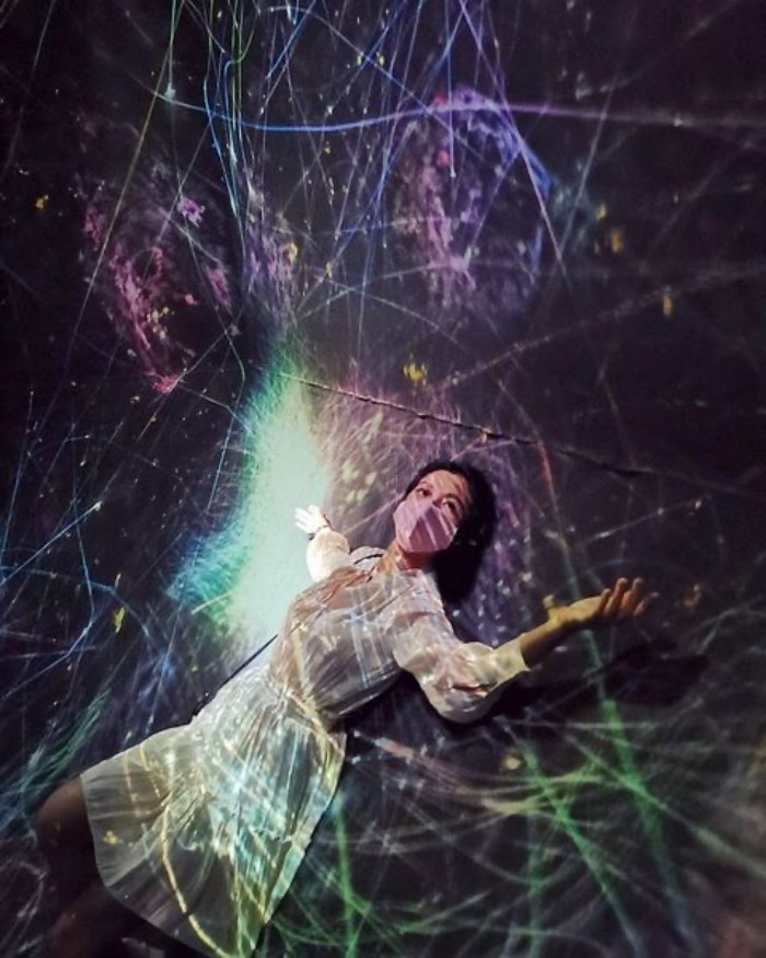 MC Hoàng Oanh khám phá Singapore