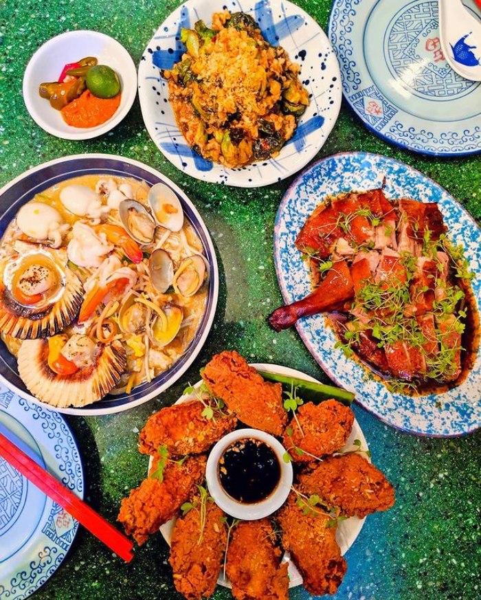 MC Hoàng Oanh khám phá Singapore