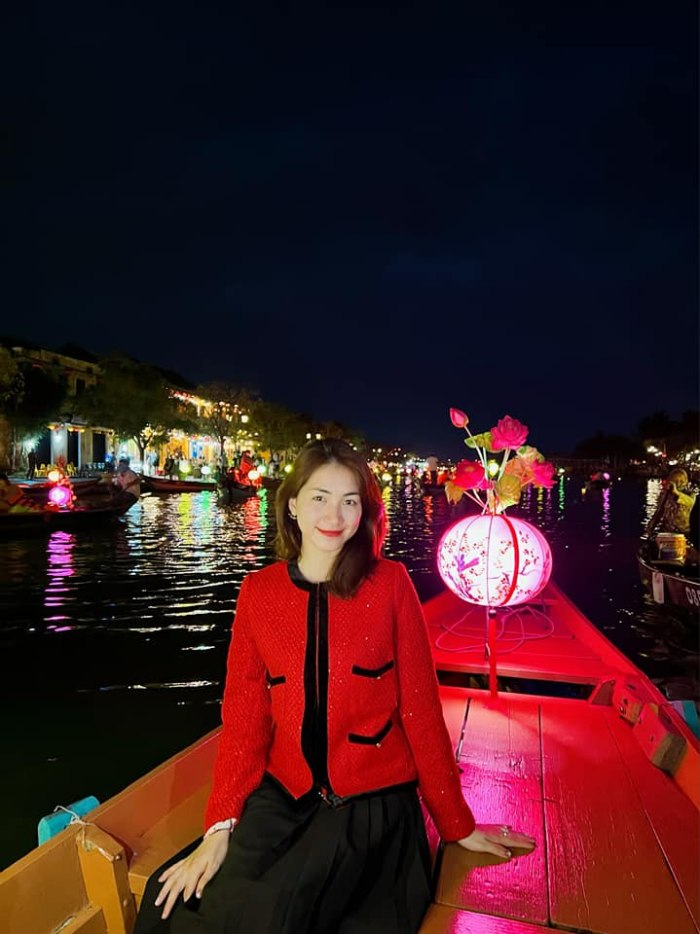 Hoà Minzy du lịch Hội An 