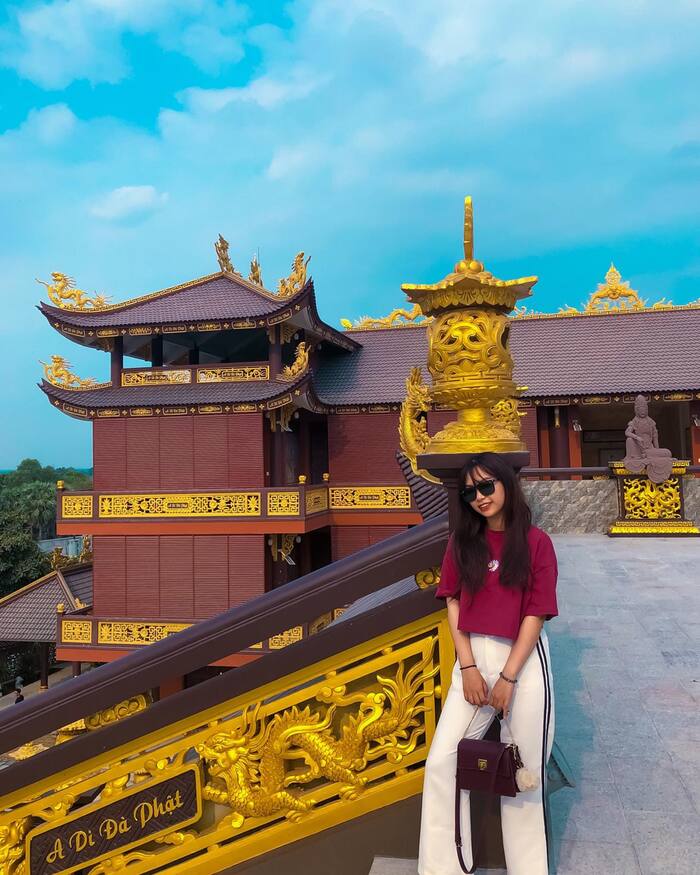 Tham quan và check-in tại chùa Kim Tiên An Giang đẹp như phim cổ trang