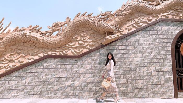 Tham quan và check-in tại chùa Kim Tiên An Giang đẹp như phim cổ trang