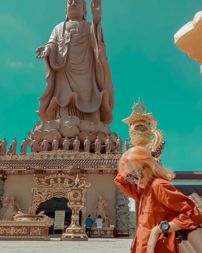 Tham quan và check-in tại chùa Kim Tiên An Giang đẹp như phim cổ trang