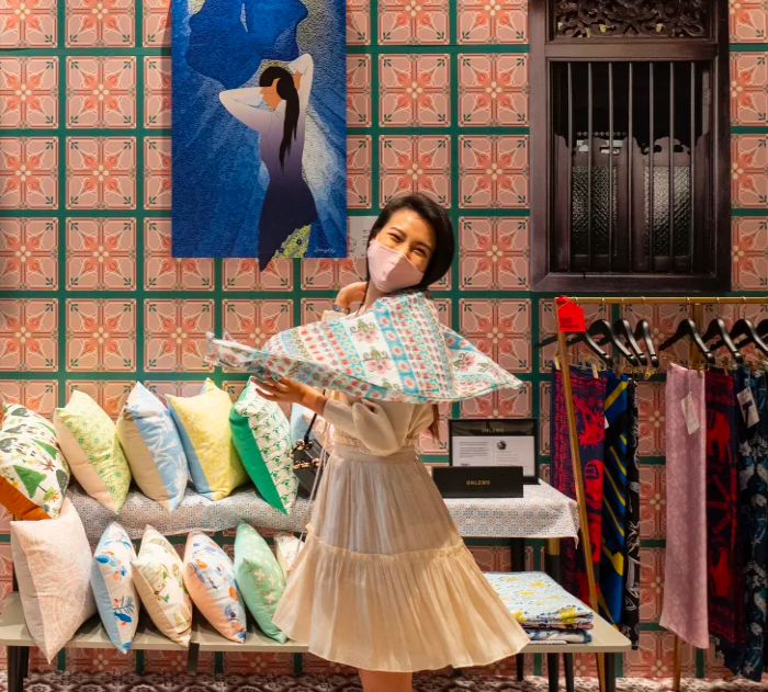 MC Hoàng Oanh khám phá Singapore 