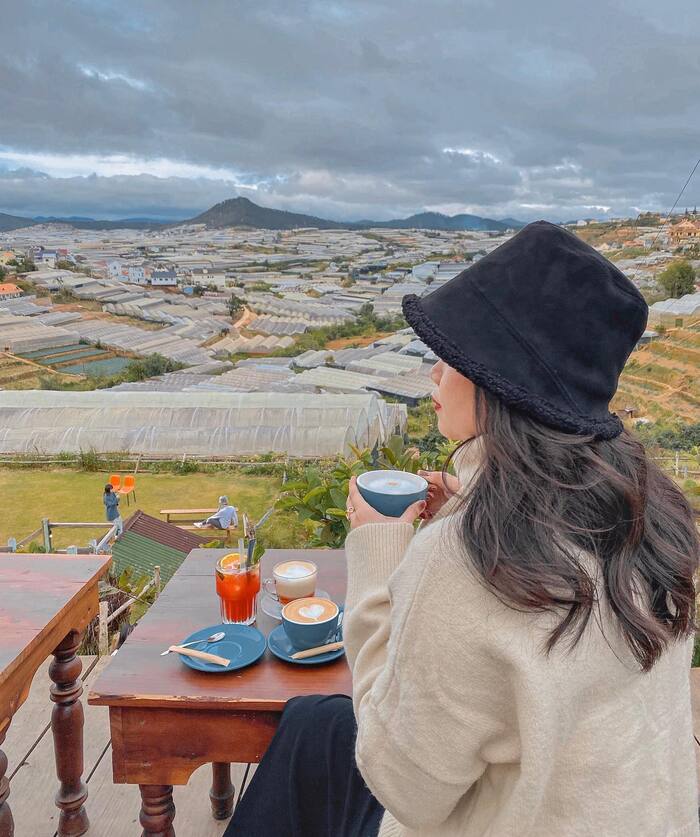 Đi tìm an yên tại những quán cà phê ngắm thung lũng đèn ở Đà Lạt nổi tiếng