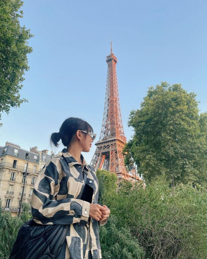 Ngắm hình Min du lịch Paris