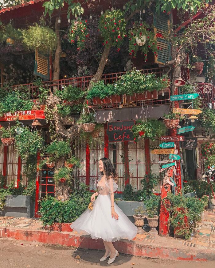 Giới trẻ thích thú với 4 quán cà phê phong cách lạ ở quận 2, săn ảnh góc nào cũng ‘bao xịn’