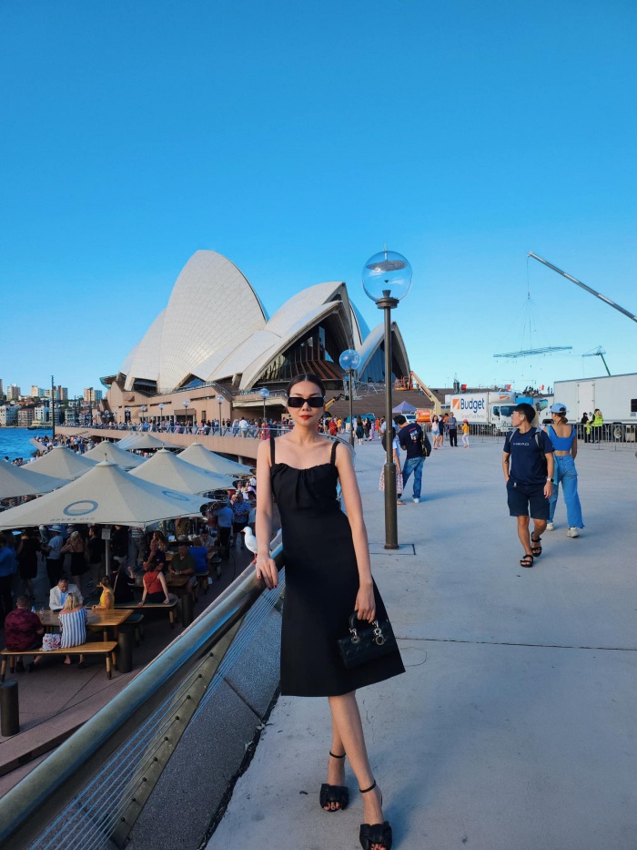 Siêu mẫu Thanh Hằng du lịch Australia 