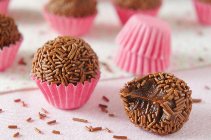 du lịch brazil thưởng thức Kẹo Brigadeiro 