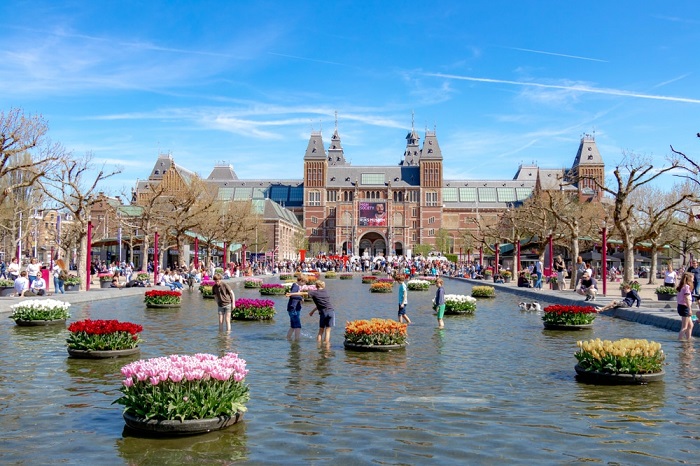 Để xin visa du lịch Hà Lan, bạn cần xin visa du lịch châu Âu.