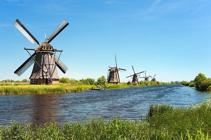 Làng Kinderdijk - nơi trú ngụ của những chiếc cối xay gió vĩ đại.