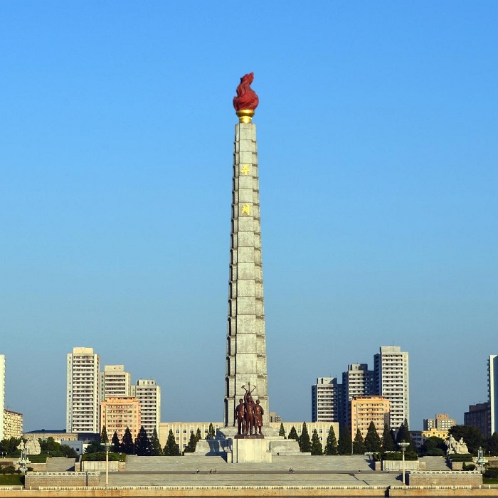 Tháp được đặt tên tư tưởng chủ thể (juche), phát triển bởi Kim Nhật Thành như là hệ tư tưởng nhà nước chính thống của Bắc Triều Tiên. 