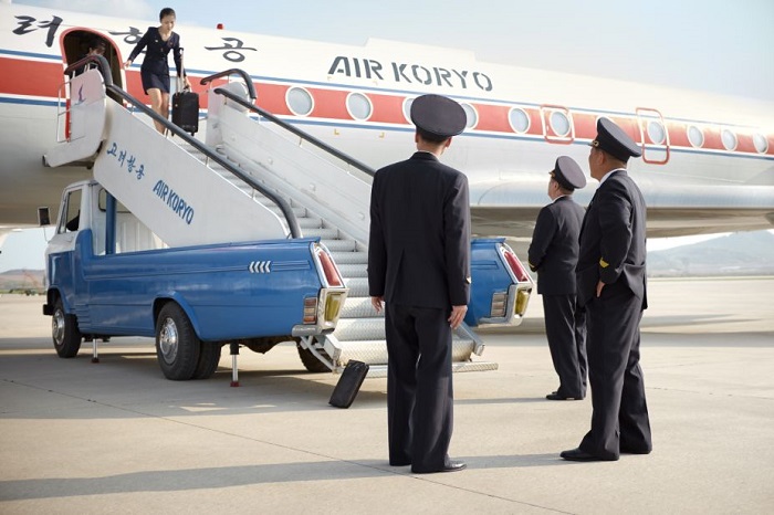 Việc di chuyển đến Triều Tiên khá hạn chế khi chỉ có 2 hãng hàng không khai thác đường bay đến đất nước này. 