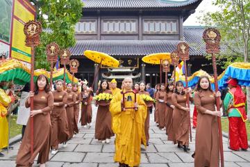 Thời gian tổ chức lễ hội đền chùa đầu năm cho khách du xuân