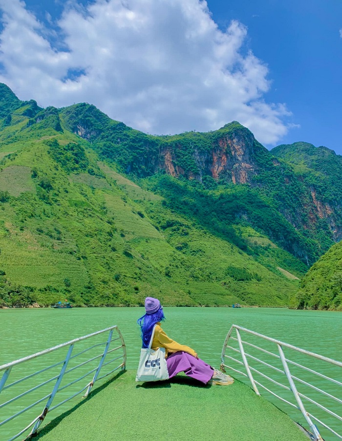 Sông Nho Quế mời gọi bạn khi du lịch Hà Giang tháng 3